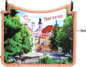Велика музична шкатулка з видом Ужгорода