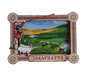 Магніт-рамка з гуцульським декором «Закарпаття» Магніт-рамка з гуцульським декором «Закарпаття»