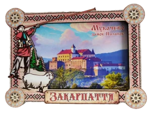 Магніт-рамка з гуцульським декором та замком Паланок Магніт-рамка з гуцульським декором та замком Паланок