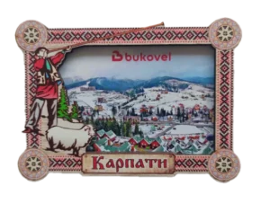 Магніт-рамка з гуцульським декором та Буковелем Магніт-рамка з гуцульським декором та Буковелем
